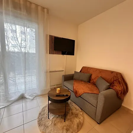 Les Jardins De Rastel 아파트